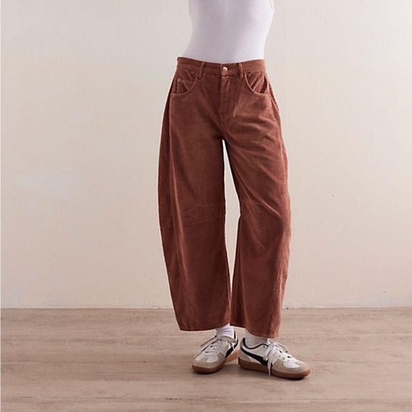 We The Free Pants - Free People We The Free Good Luck Mid Rise Barrel Corduroy Pants Size 25 Brown